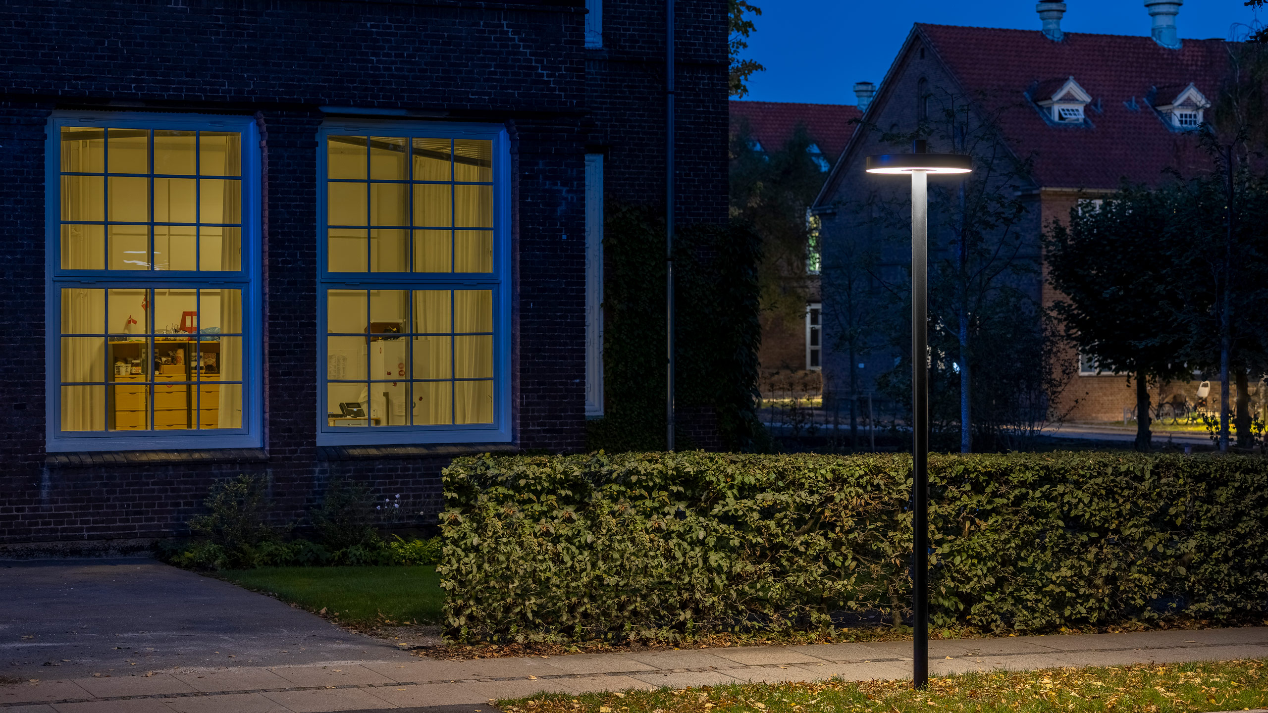 SOMBRERO L805 | Danish design | Find architect-designed post lights