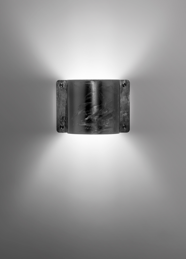 L5U is an outdoor wall light in galvanised steel