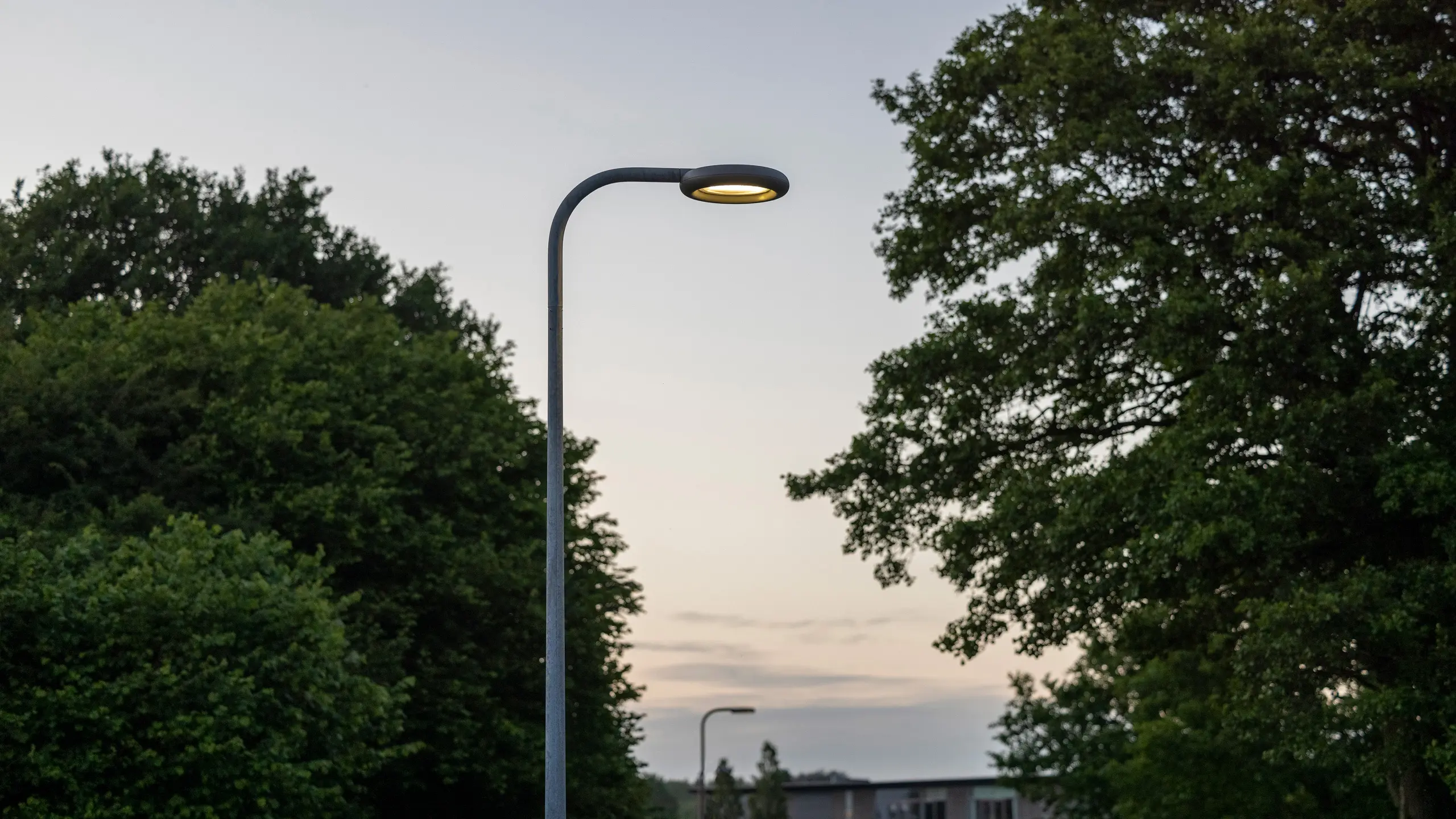 Road lighting with MIRUM L1400