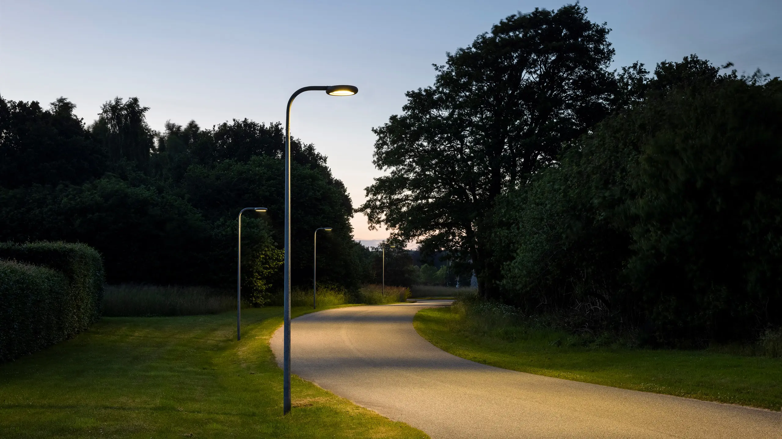 Road lighting with MIRUM L1400